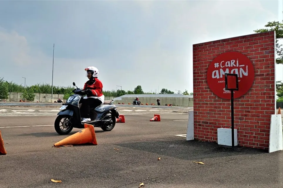 PT Menara Agung Bagikan Tips Happy Berkendara agar Perjalanan Lebih Aman dan Nyaman