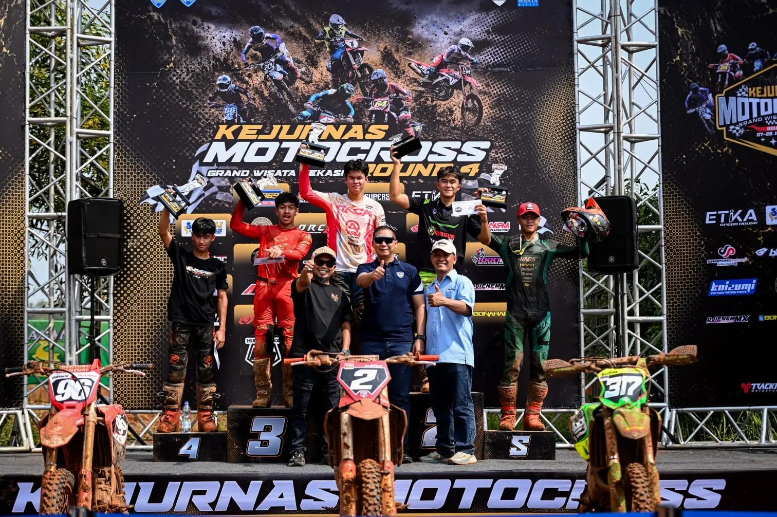 Raih Podium Perdana, Valrossi dan CRF250R Melesat di Kejurnas Motocross Bekasi