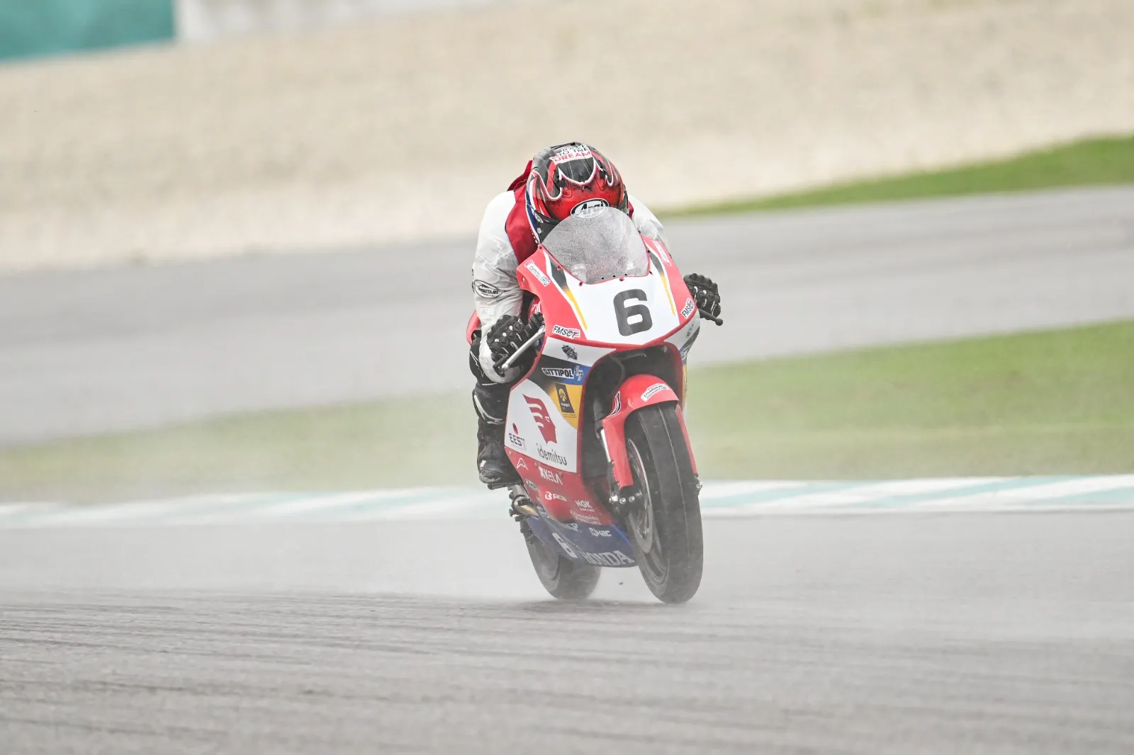 Pebalap Muda Astra Honda Melesat Raih Double Podium IHTTC 2026 Sepang