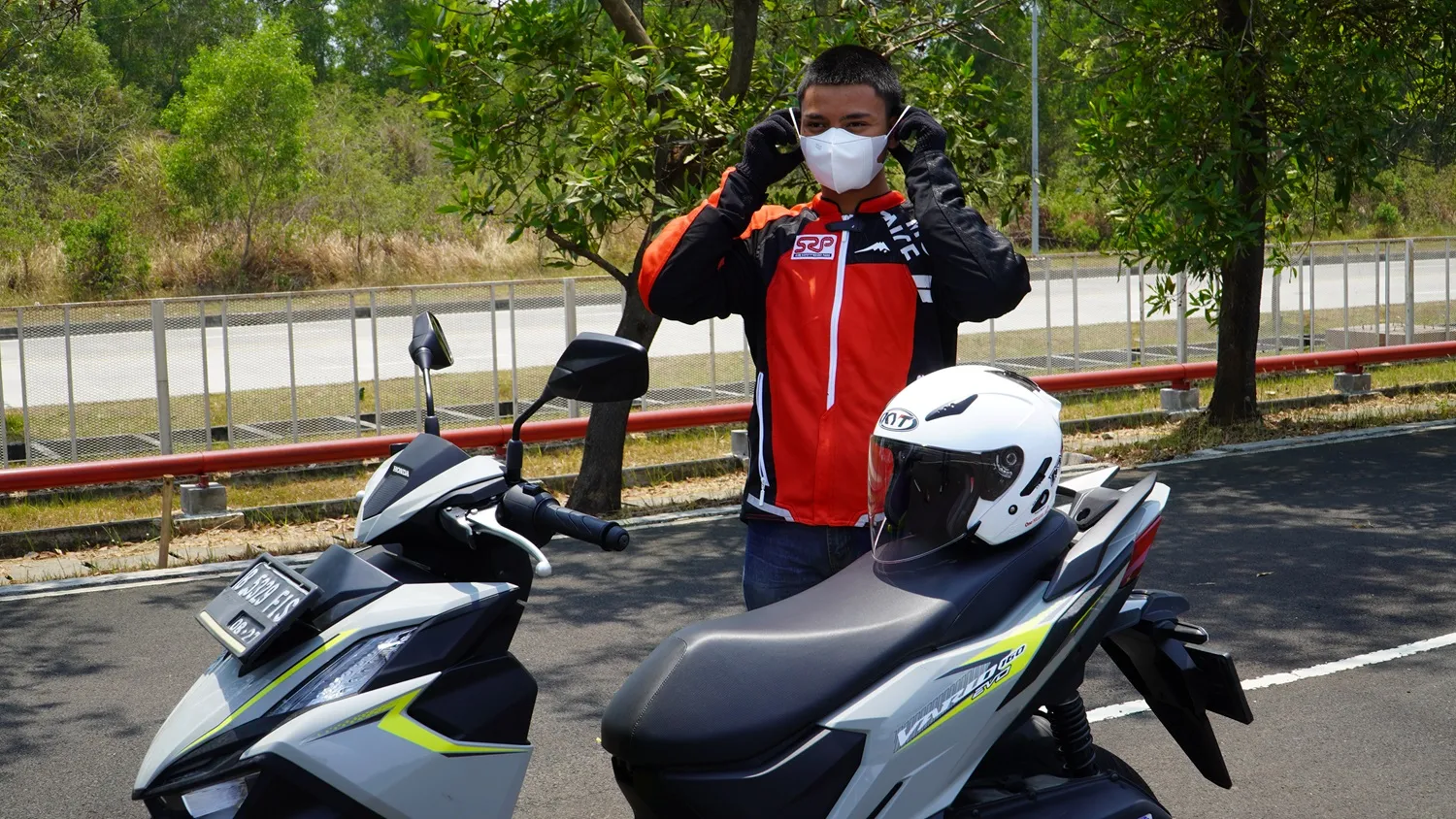 Berkendara Tetap Nyaman Saat Hujan Abu dan Asap, Simak Tipsnya