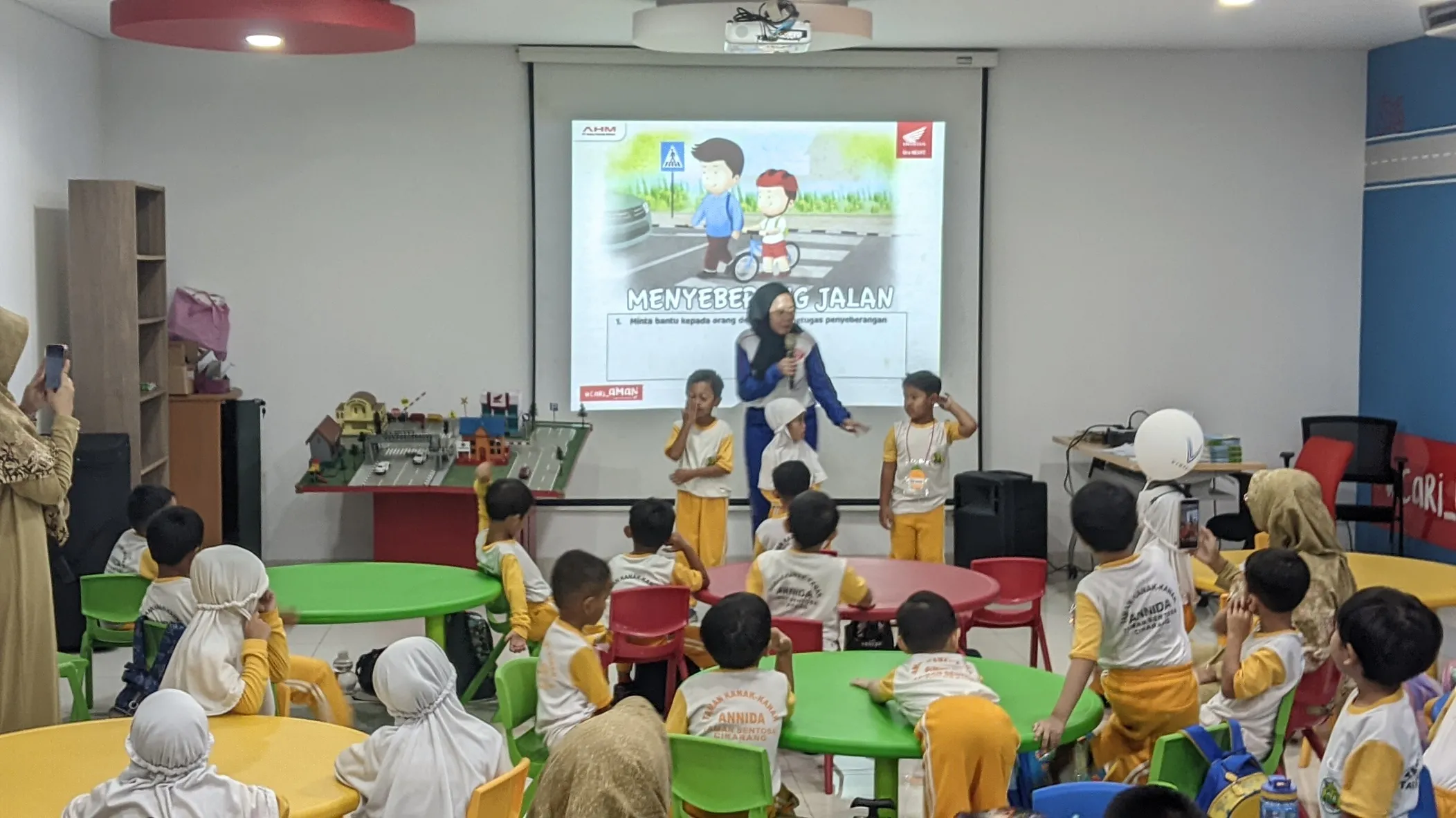 Inovasi Edukasi Instruktur Safety Riding Astra Honda Diakui Dunia Internasional